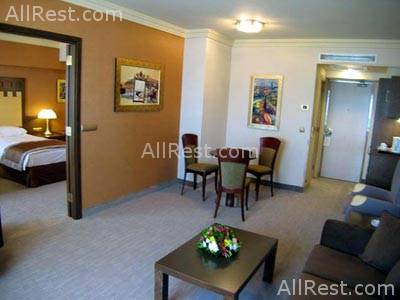 Holiday Inn Attica Avenue 24